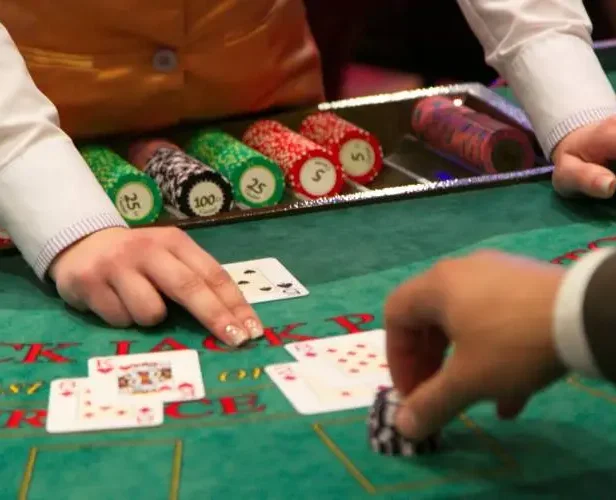 casino-dealers-talk-about-the-most-money-lost-in-one-sitting_full_width_6_1200x500_v20190514142430